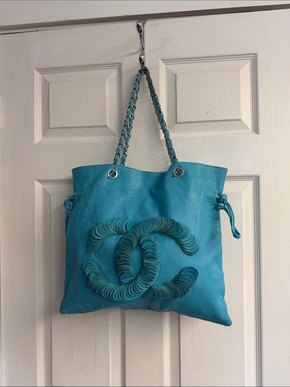 Chanel
CC Disc Bon Bon Tote